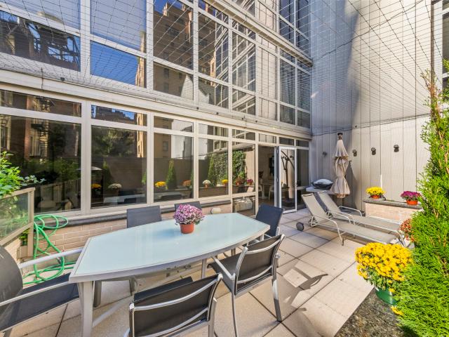 Condo for sale in Manhattan Community Board 6, New York