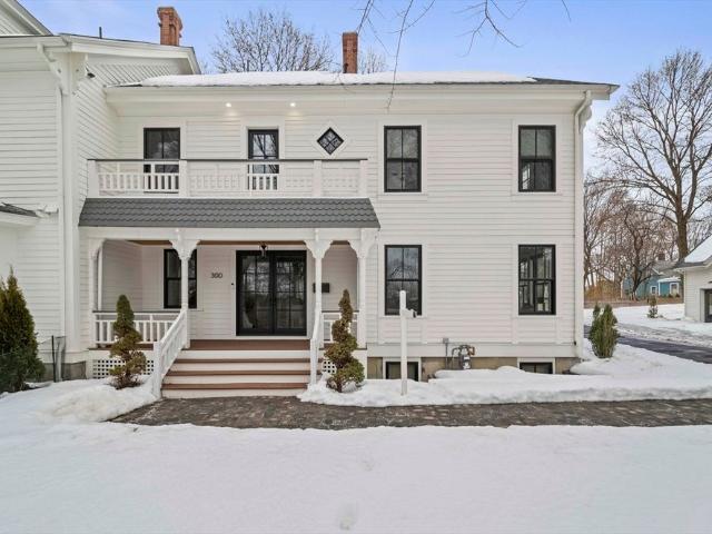 Condo for sale in Auburndale, Massachusetts