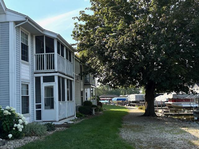 Condo for sale in Waterford, Wisconsin