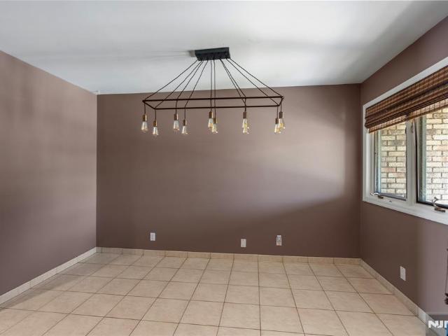 Townhouse for sale in Cliffside Park, New Jersey