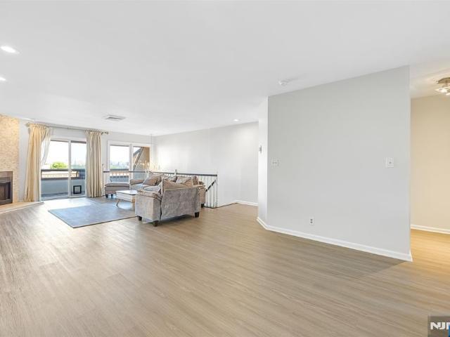 Condo for sale in Cliffside Park, New Jersey
