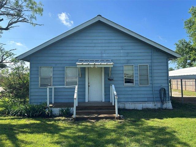House for sale in De Young, Texas