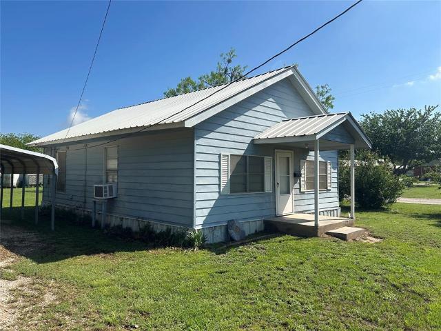 House for sale in De Young, Texas