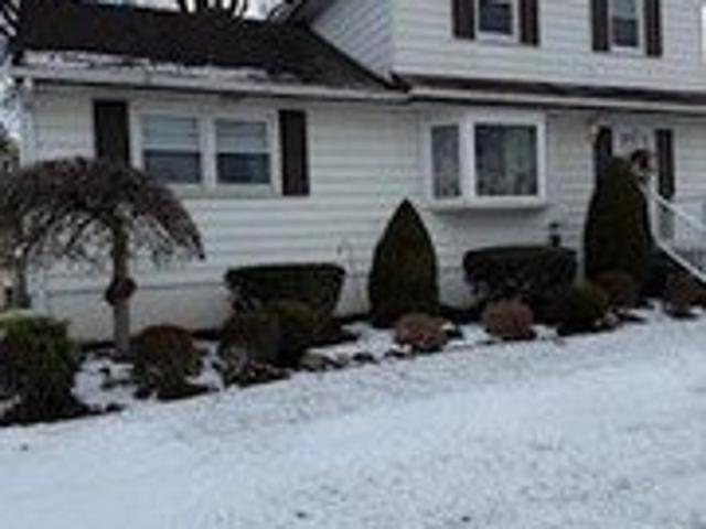 House for sale in Saddle Brook, New Jersey