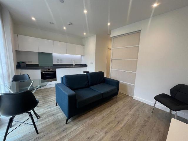 Studio for rent in Newtown, Reading