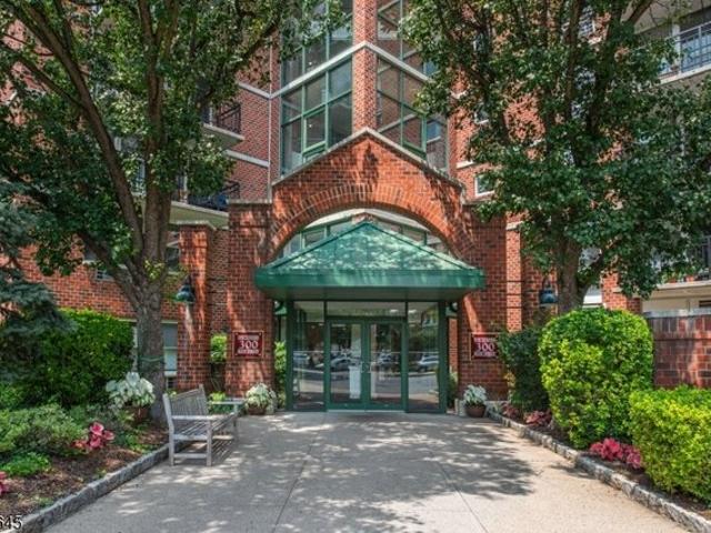 Condo for sale in Passaic, New Jersey
