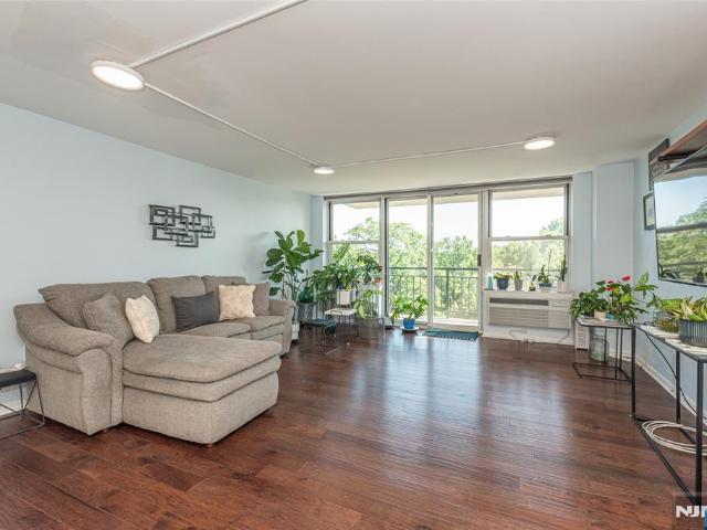 Condo for sale in Passaic, New Jersey