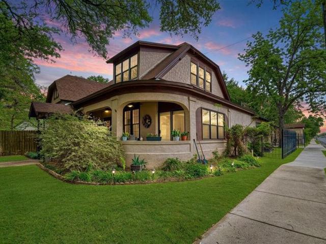 House for sale in Smithville, Texas