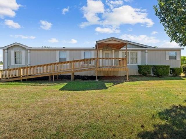 House for sale in Hooks, Bowie County