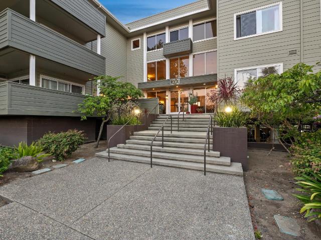 Condo for sale in San Mateo, California