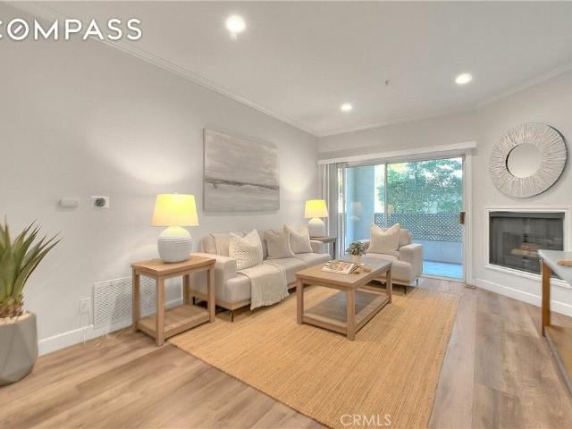 Townhouse for sale in Pasadena