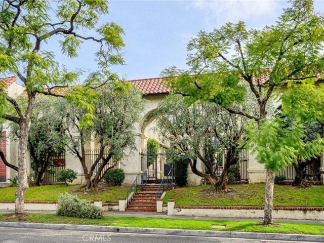 Townhouse for sale in Glendale, California