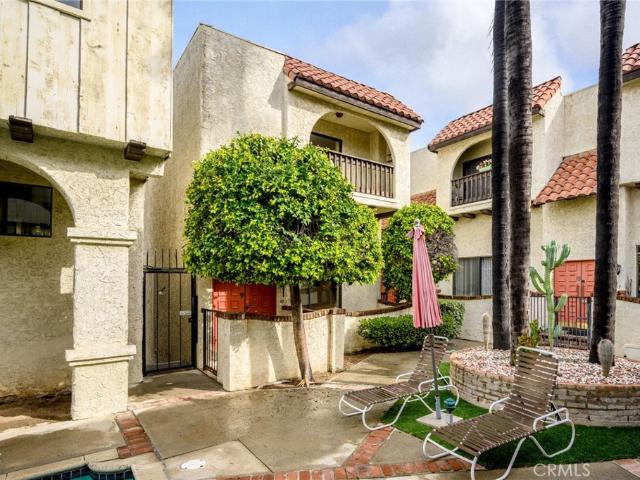 Townhouse for sale in Glendale, California