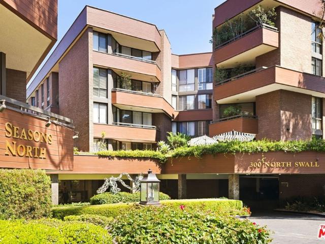 Condo for sale in Beverly Hills, California