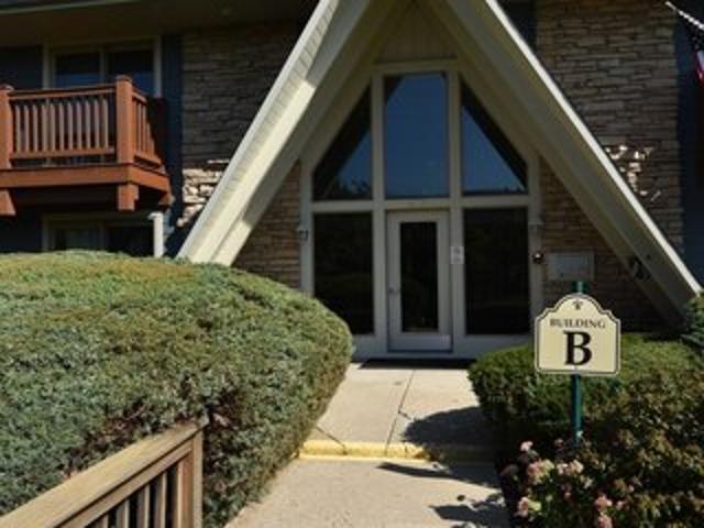 Condo for sale in Mchenry, Illinois