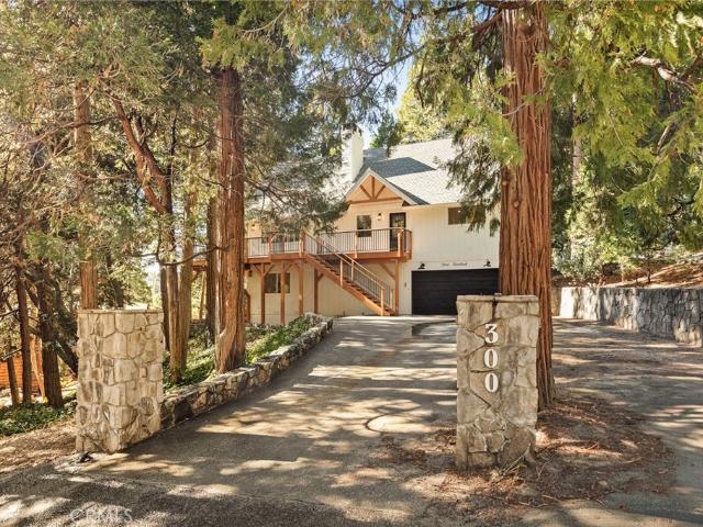 House for sale in Blue Jay, California