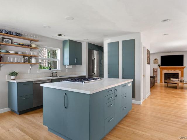 Condo for sale in Hidden Ponds Home Owners Association, Town of Smithtown