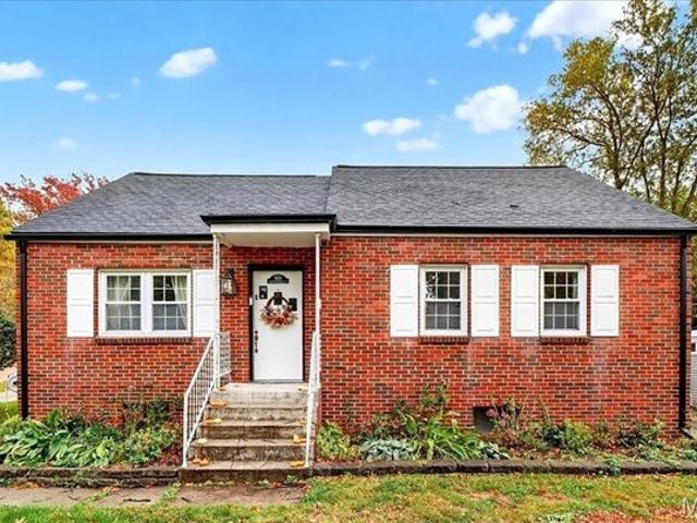 House for sale in Edwardsville, Madison County