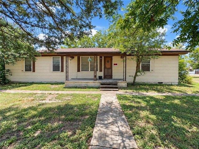 House for sale in Milam, Texas