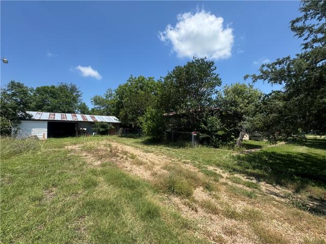 House for sale in Milam, Texas