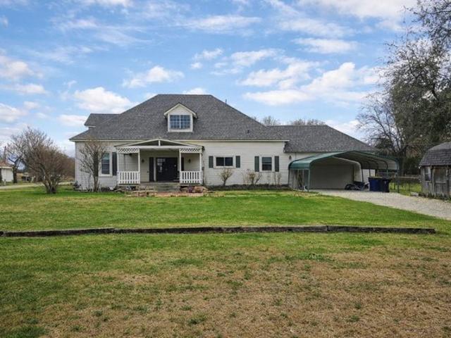 House for sale in Lorena, Texas