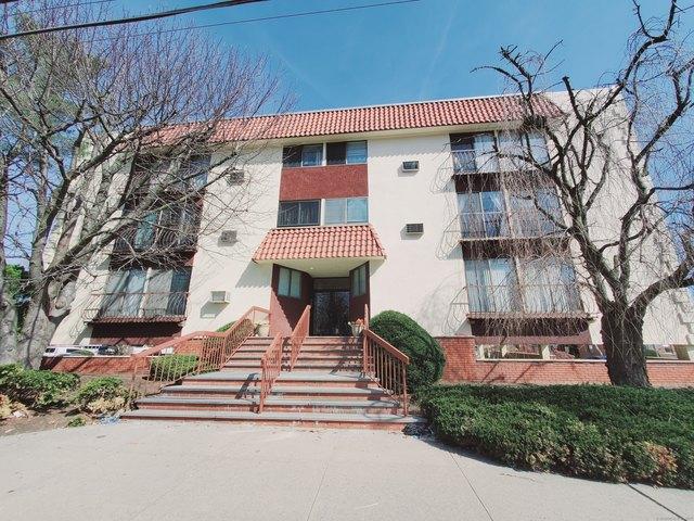 Condo for sale in Cos Cob, Connecticut