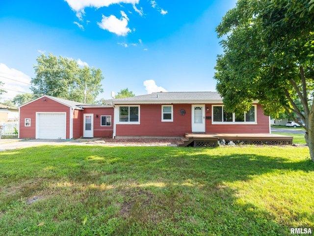 House for sale in Pekin, Illinois