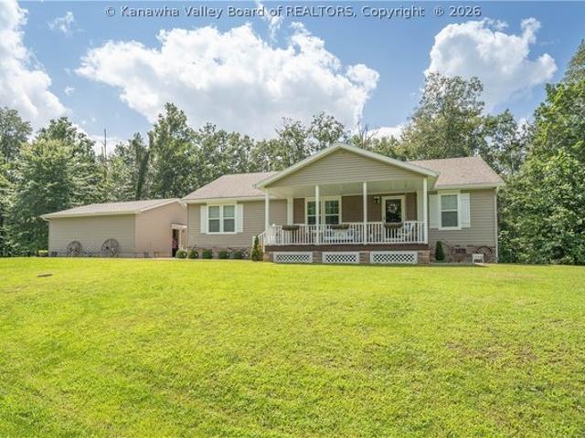 House for sale in Clendenin, West Virginia