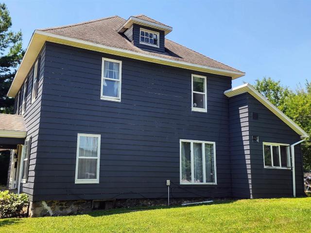 House for sale in Syracuse, Indiana