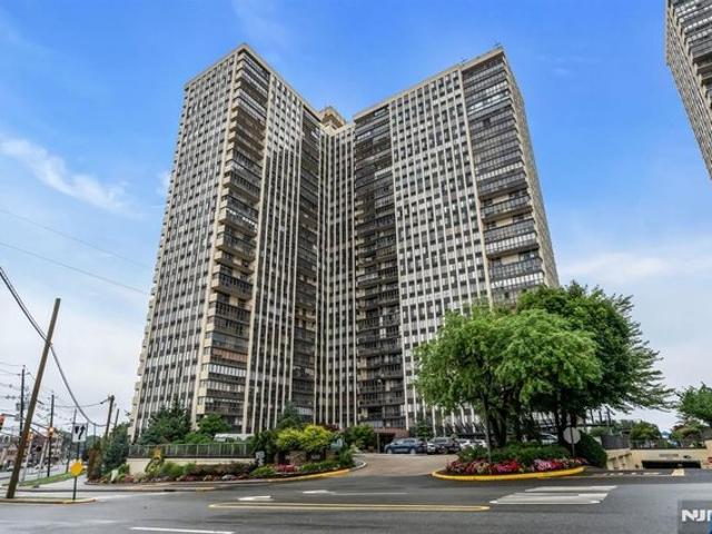 Condo for sale in Cliffside Park, New Jersey