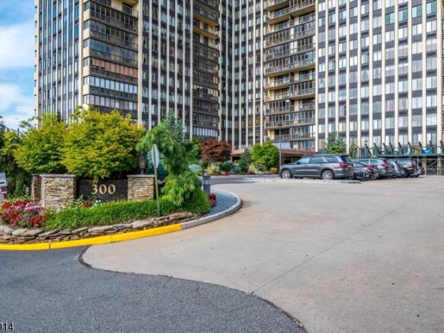 Condo for sale in Cliffside Park, New Jersey