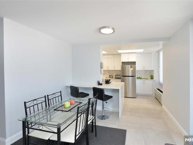 Condo for sale in Fort Lee, New Jersey