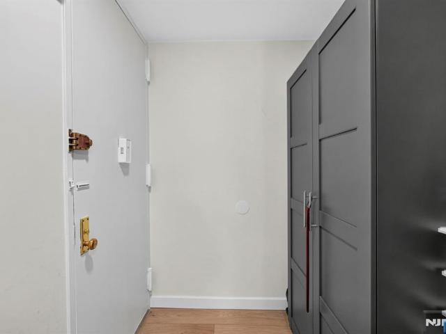 Condo for sale in Fort Lee, New Jersey