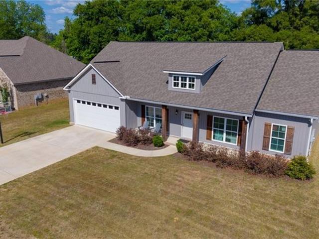 House for sale in Moundville, Alabama