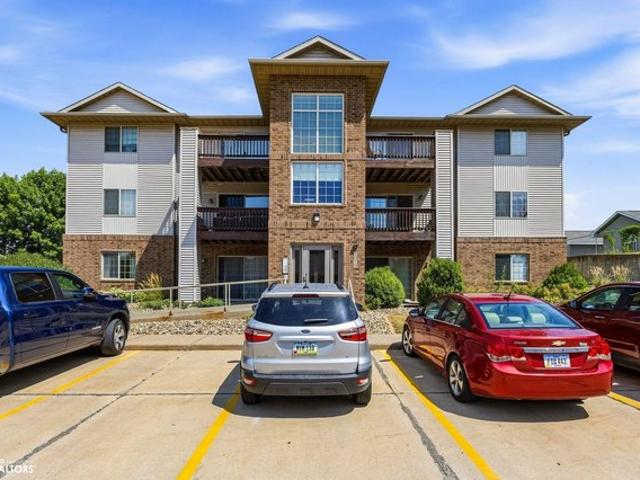 Condo for sale in Linn, Iowa