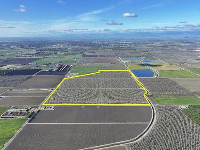 Farm for sale in Tulare, California