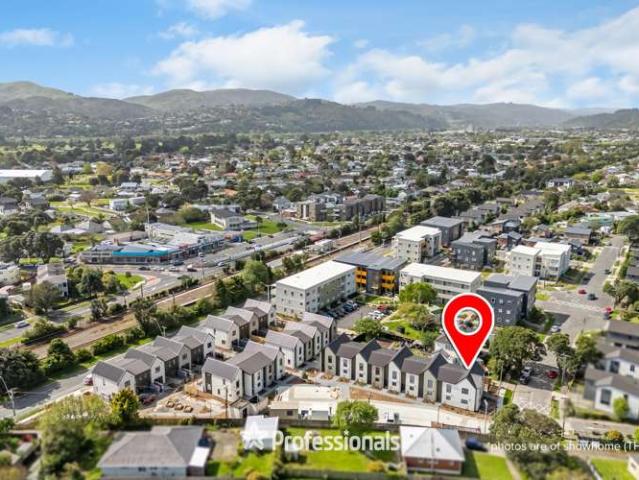 Townhouse for sale in Days Bay, Wellington