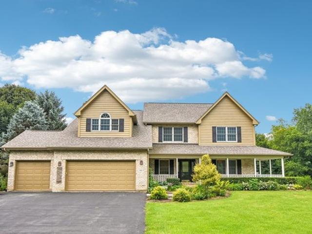 House for sale in Mchenry, Illinois