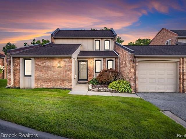 Townhouse for sale in West Bloomfield, Michigan