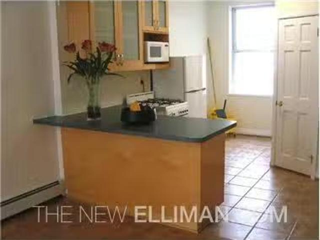 Condo for rent in Astoria