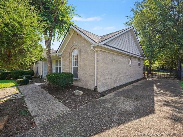 House for sale in Jeffersonville, Indiana