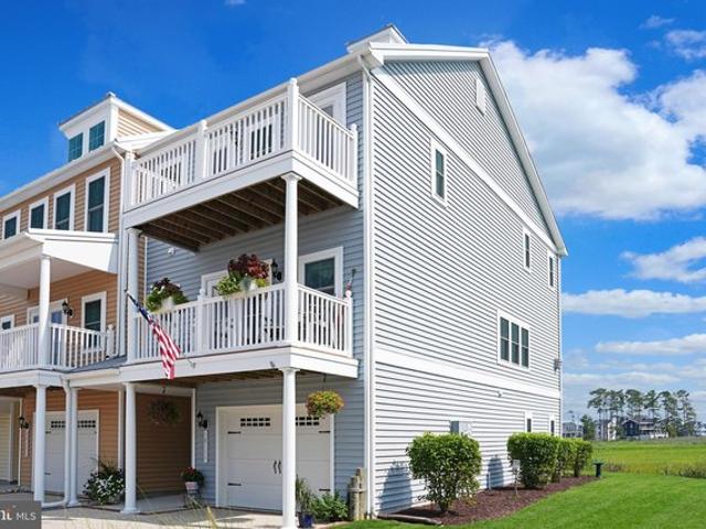 Townhouse for sale in Delaware