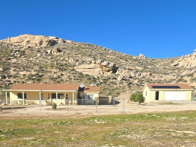 House for sale in Onyx, California