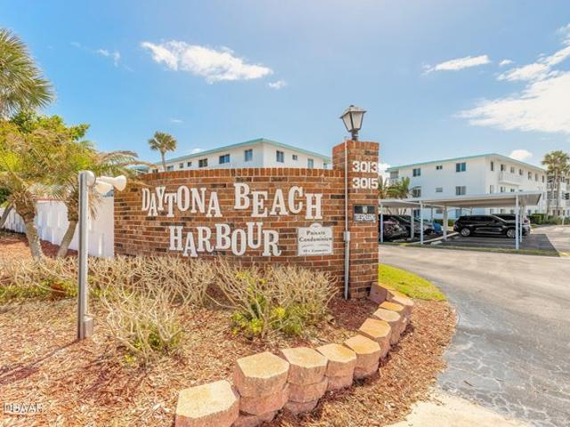 Condo for sale in Daytona Beach, Florida