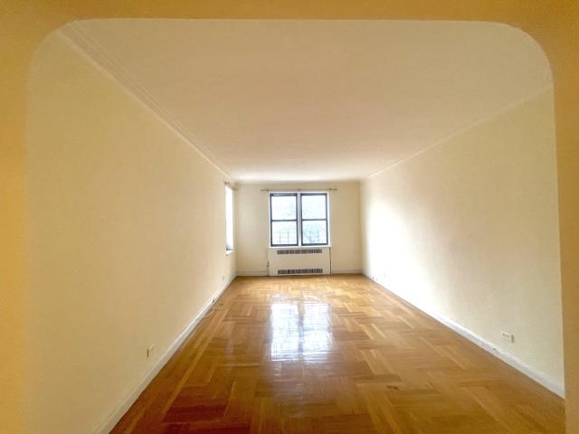 Property for sale in The Bronx, Arverne