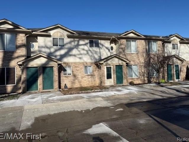 Condo for sale in Roseville, Michigan