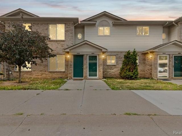 Condo for sale in Roseville, Michigan