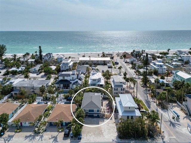 House for sale in Holmes Beach, Florida