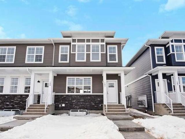 House for sale in Calgary