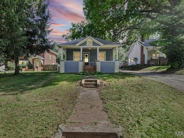 House for sale in Alton, Illinois